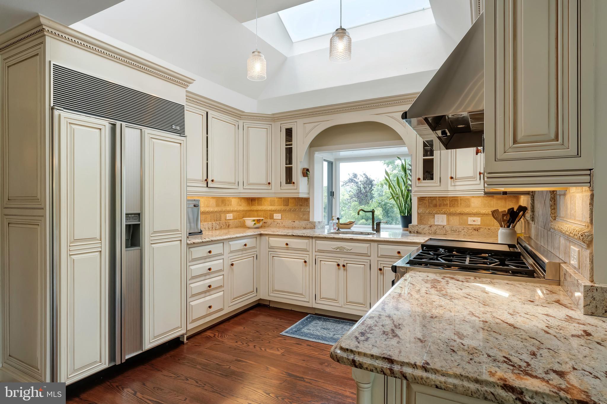 ENGLISH HILLS - Residential