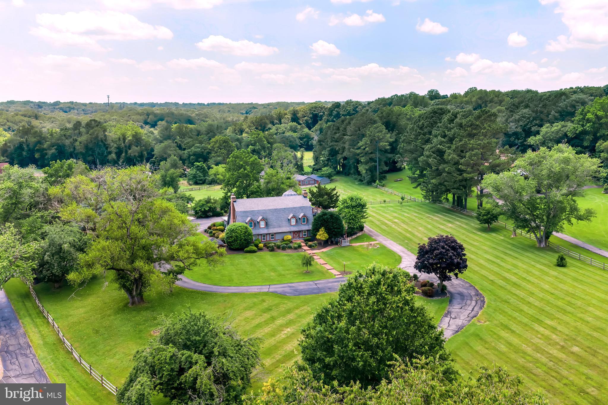 ENGLISH HILLS - Residential