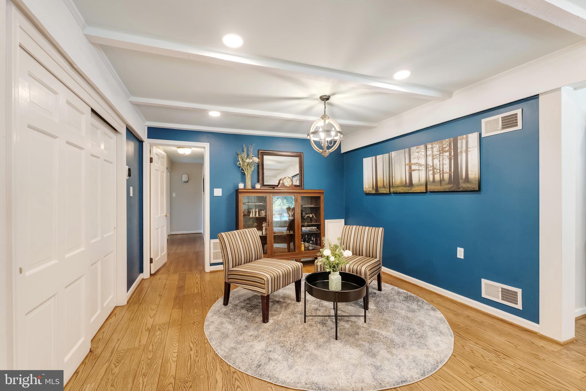 ENGLISH HILLS - Residential