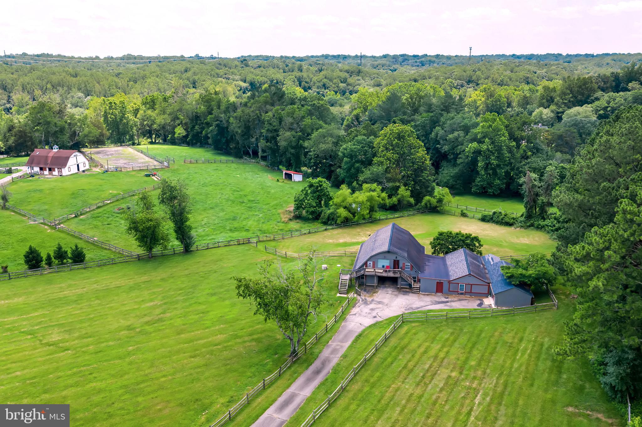 ENGLISH HILLS - Residential