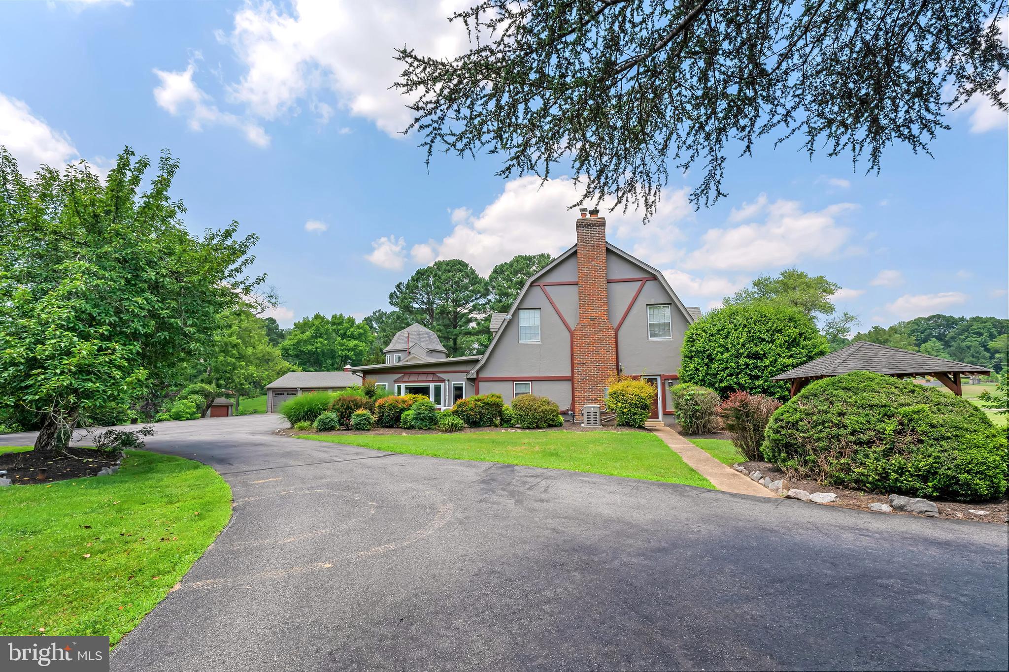 7700 MANOR HOUSE DRIVE