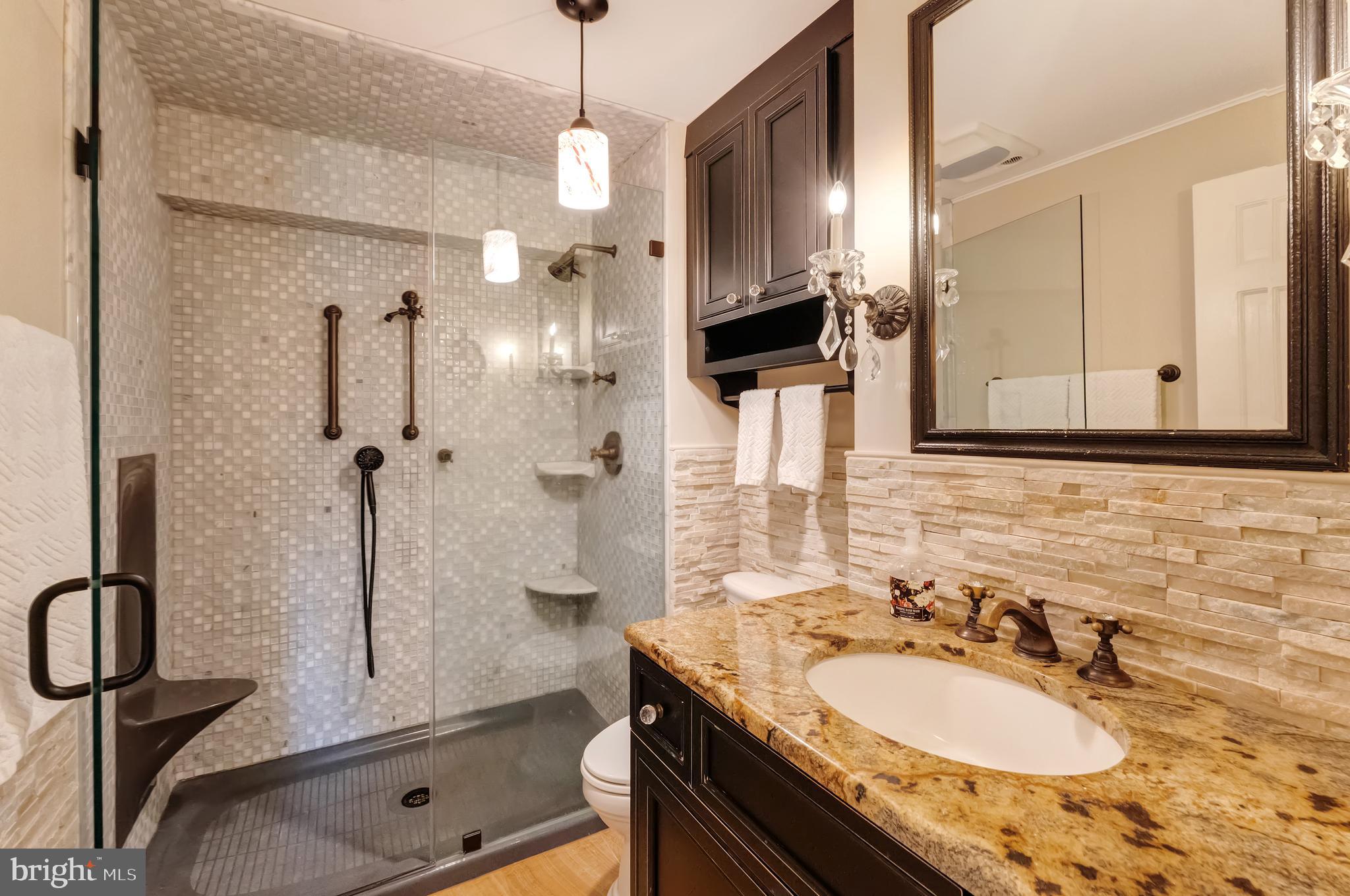 ENGLISH HILLS - Residential