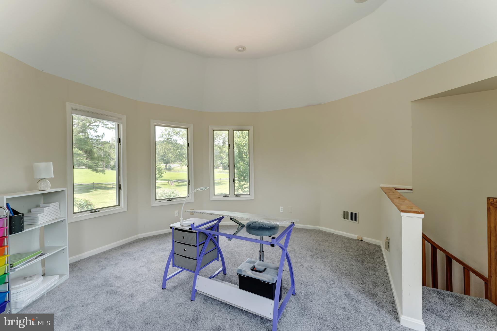 ENGLISH HILLS - Residential