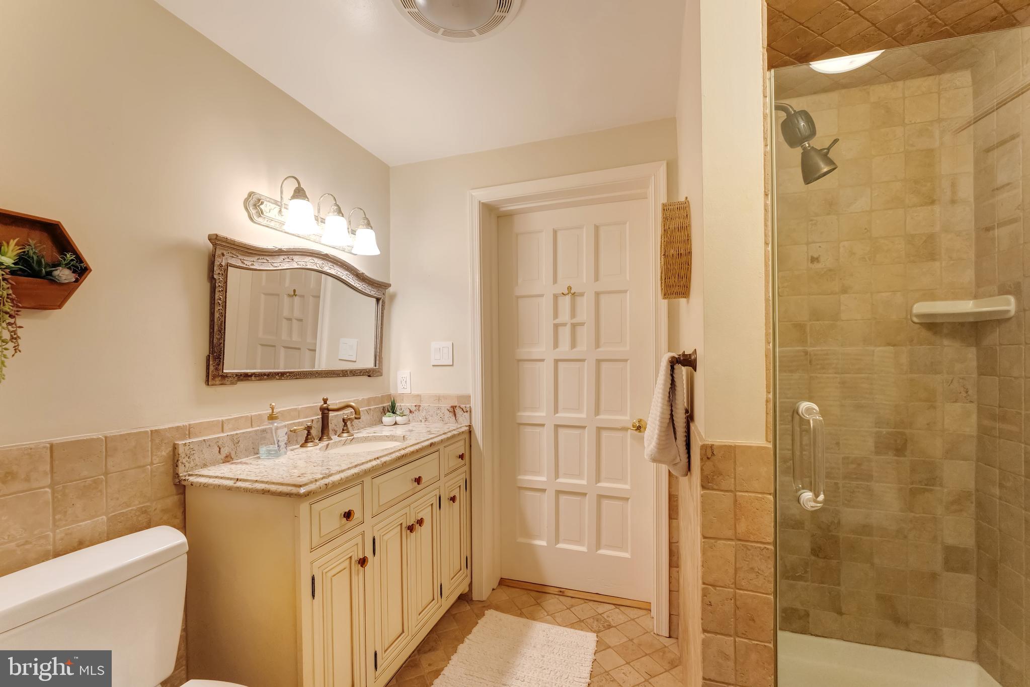 ENGLISH HILLS - Residential