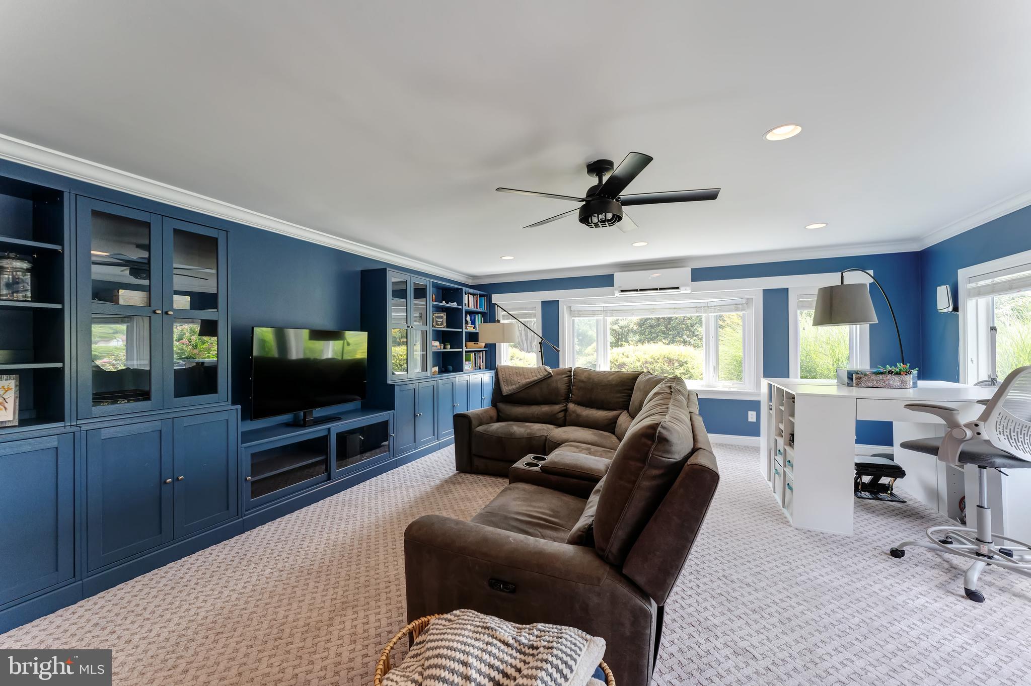 ENGLISH HILLS - Residential