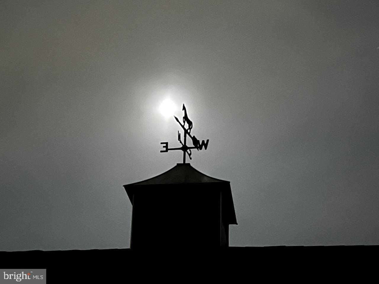 ENGLISH HILLS - Residential