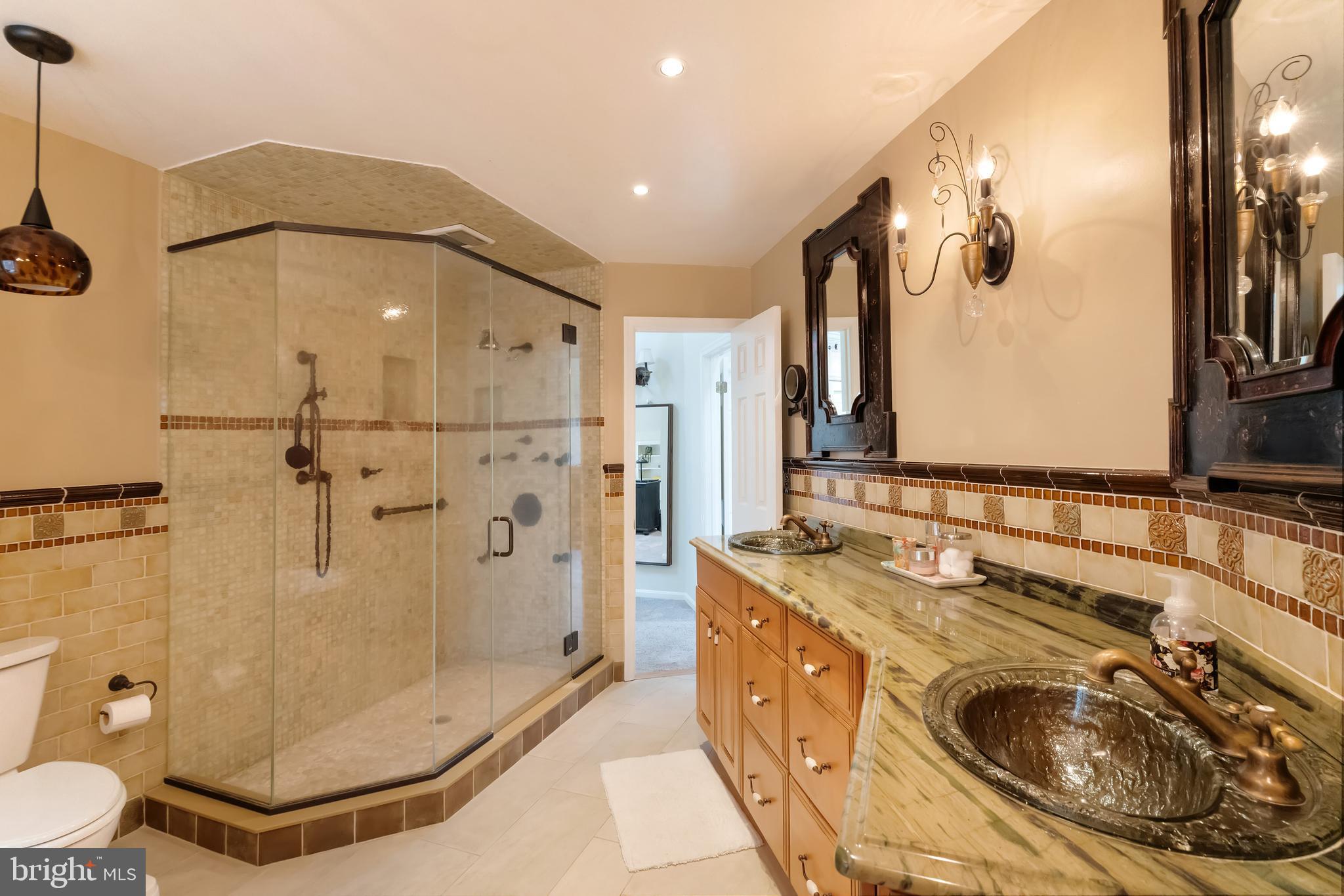 ENGLISH HILLS - Residential