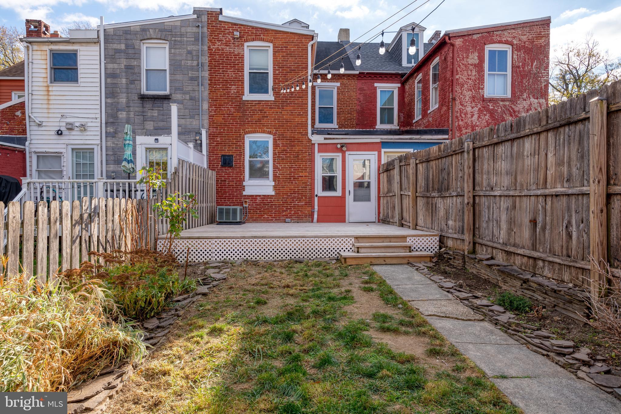 CHESTNUT HILL - Residential