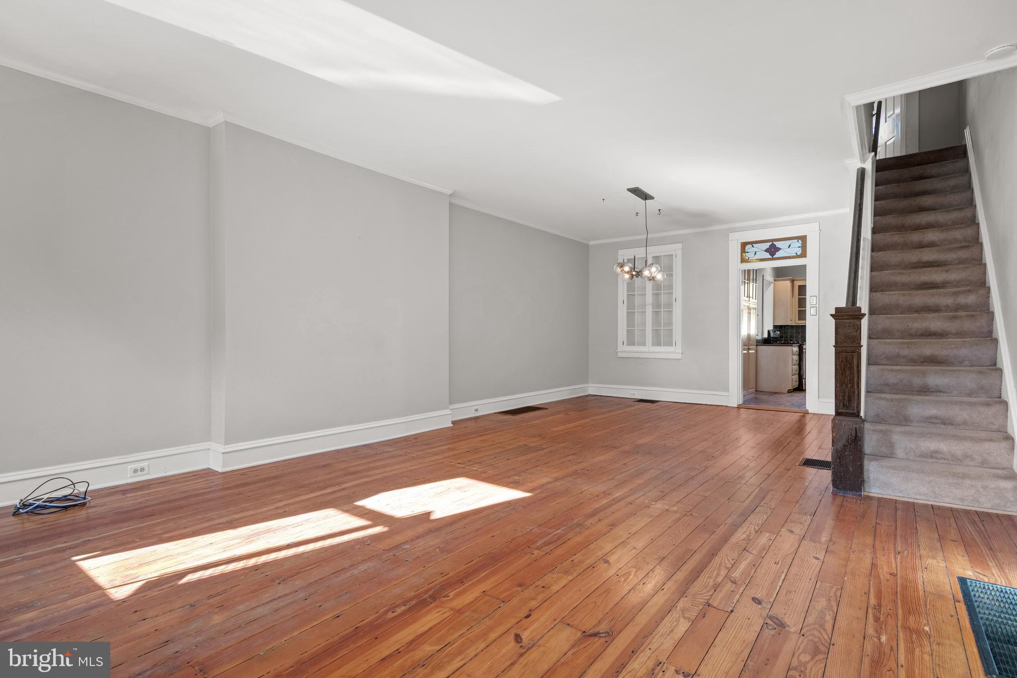 CHESTNUT HILL - Residential