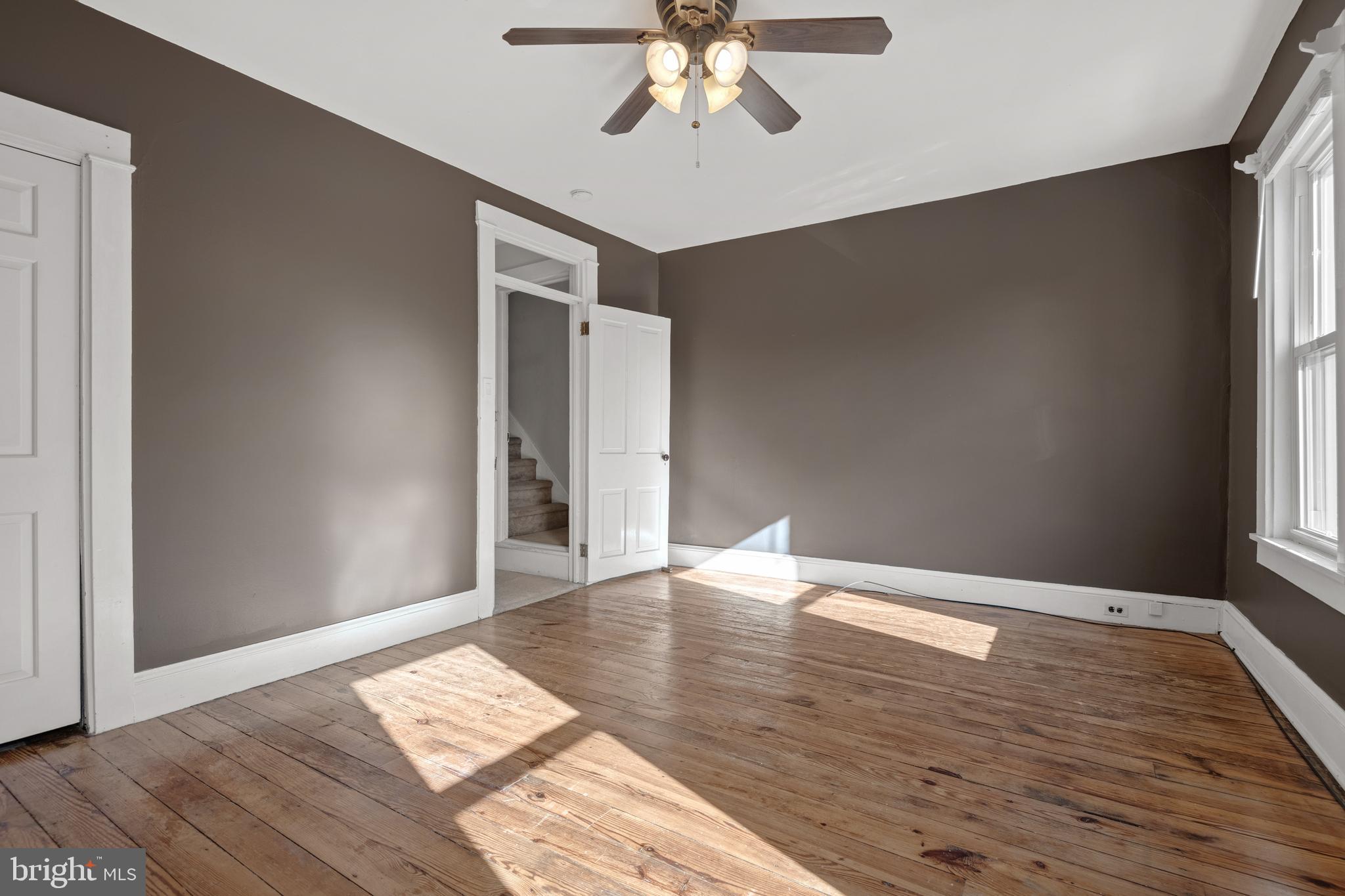 CHESTNUT HILL - Residential