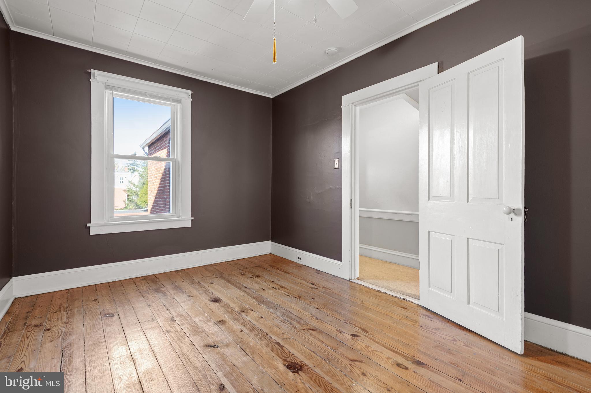 CHESTNUT HILL - Residential