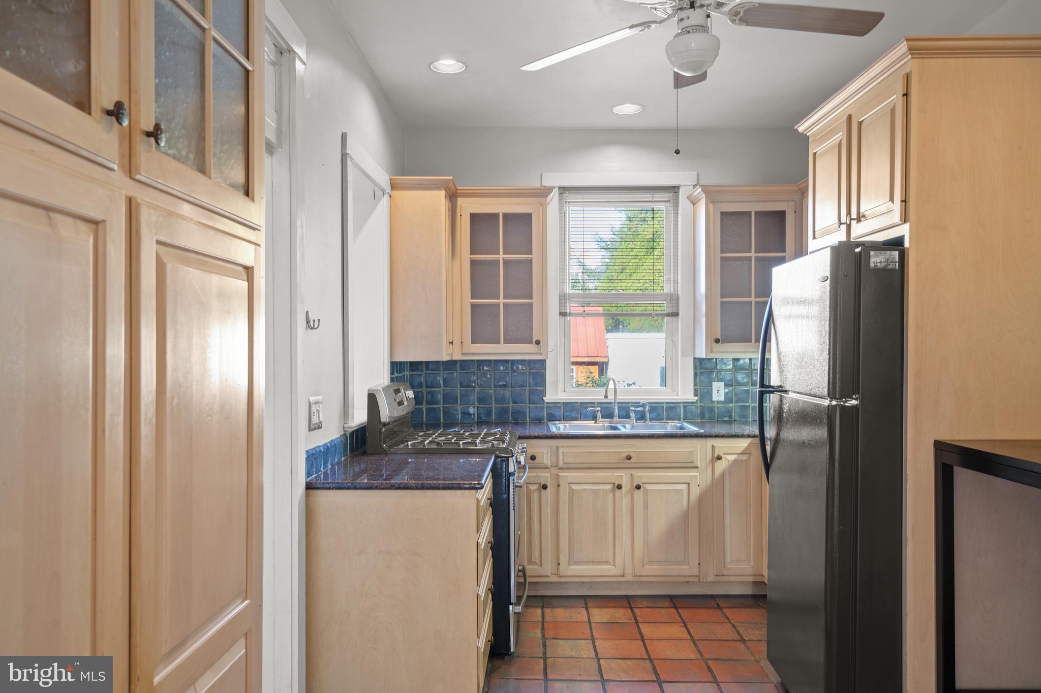 CHESTNUT HILL - Residential