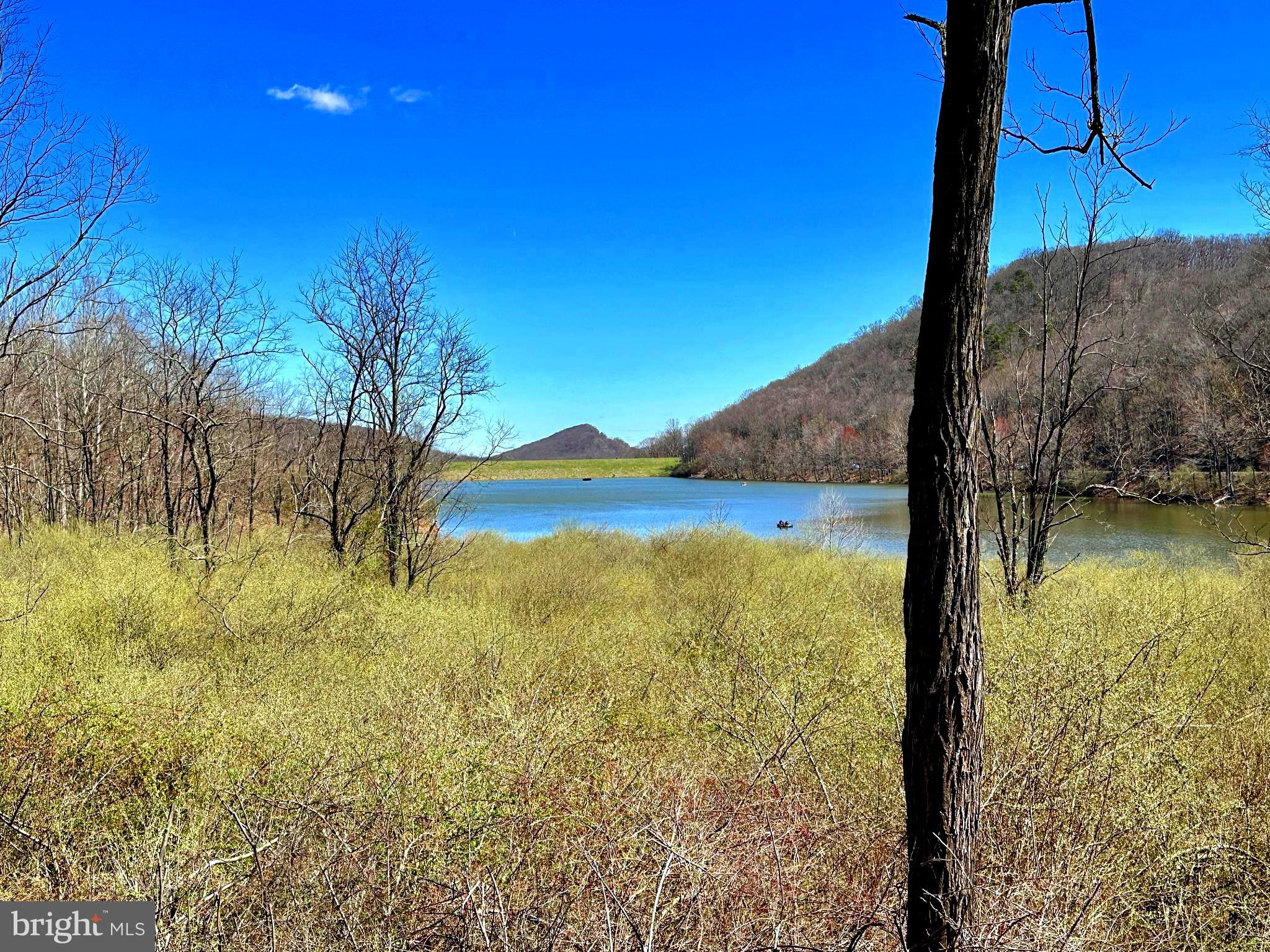THE PRESERVE AT NEW CREEK LAKE - Residential