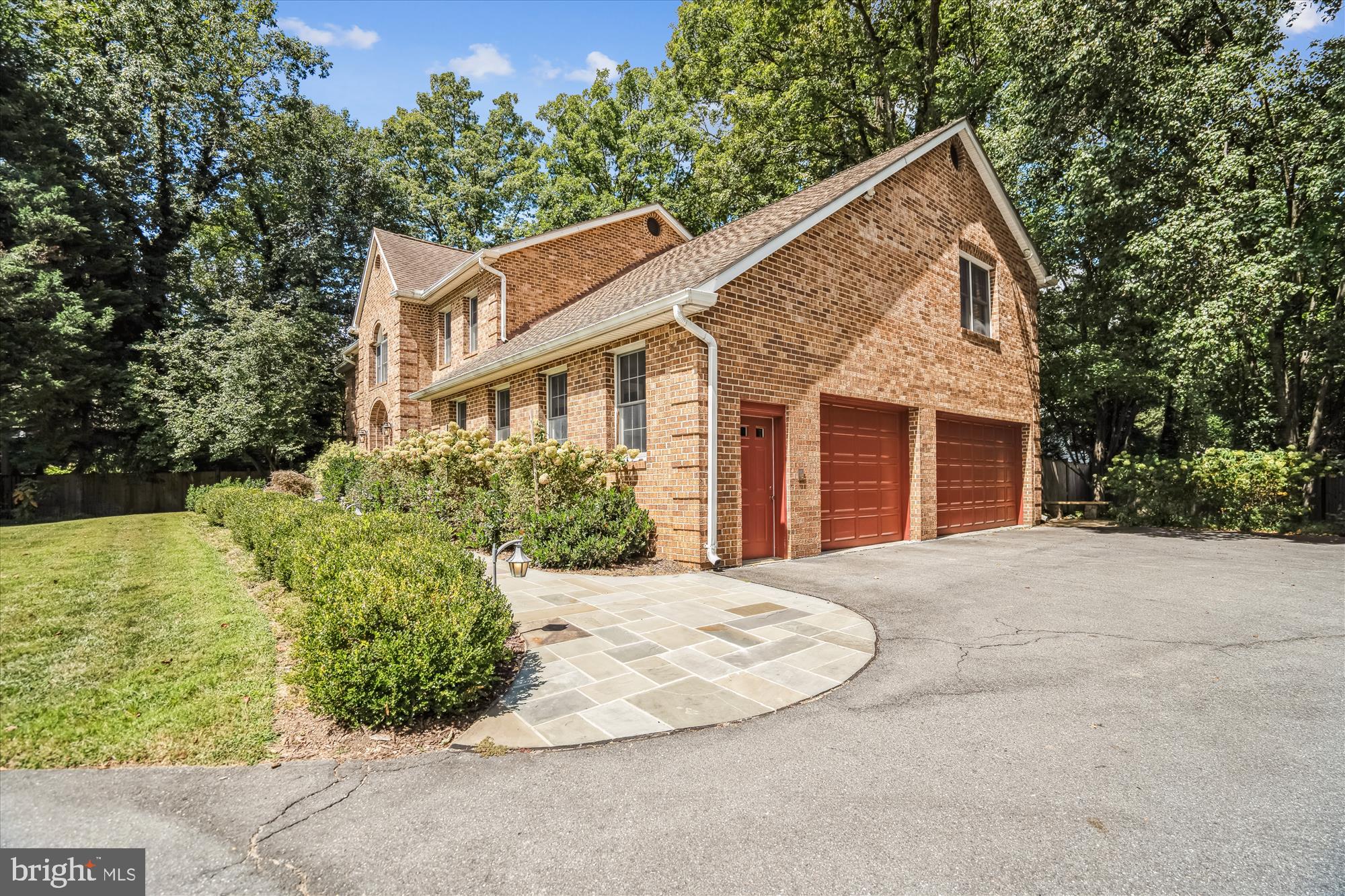 8849 TUCKERMAN LANE