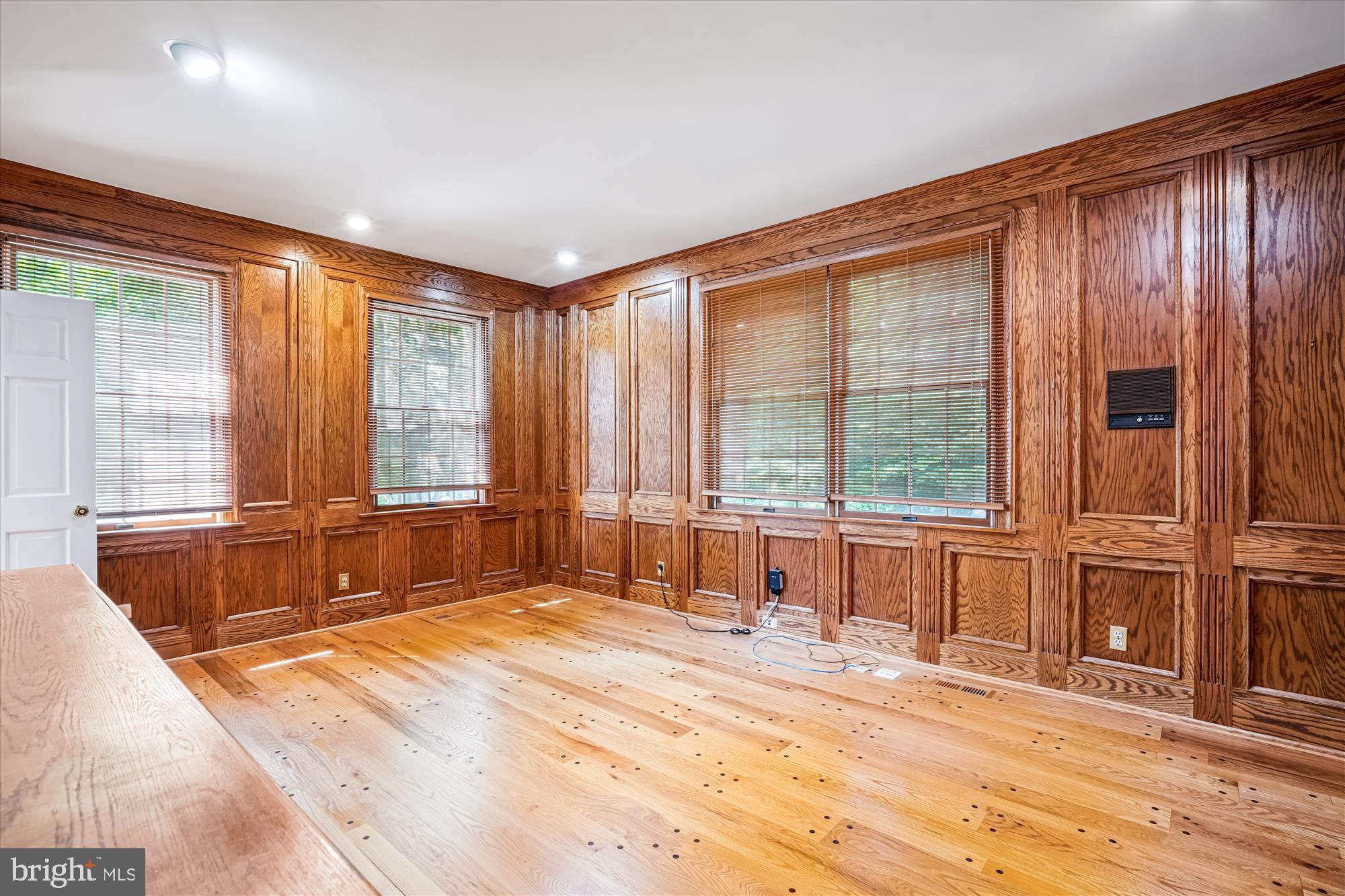 BEVERLY FARMS - Residential