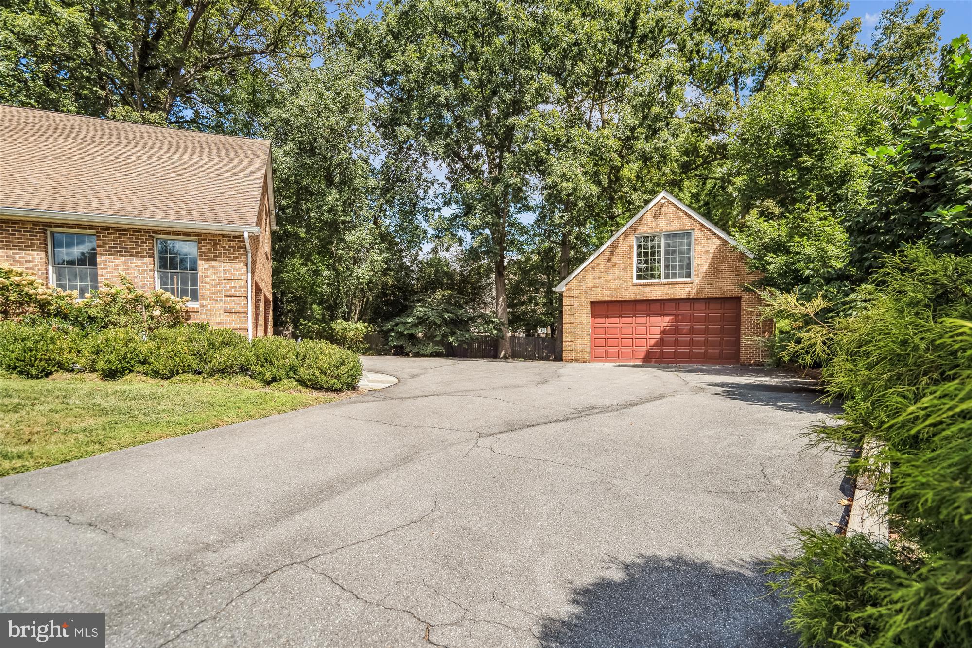 8849 TUCKERMAN LANE