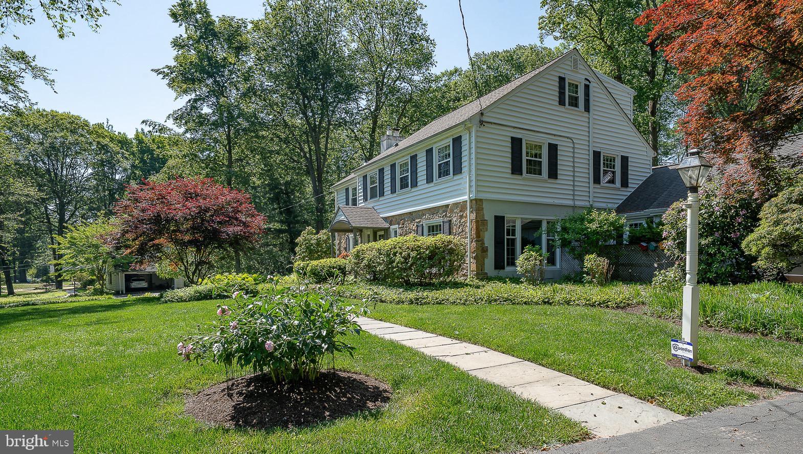 734 WOODCREST ROAD