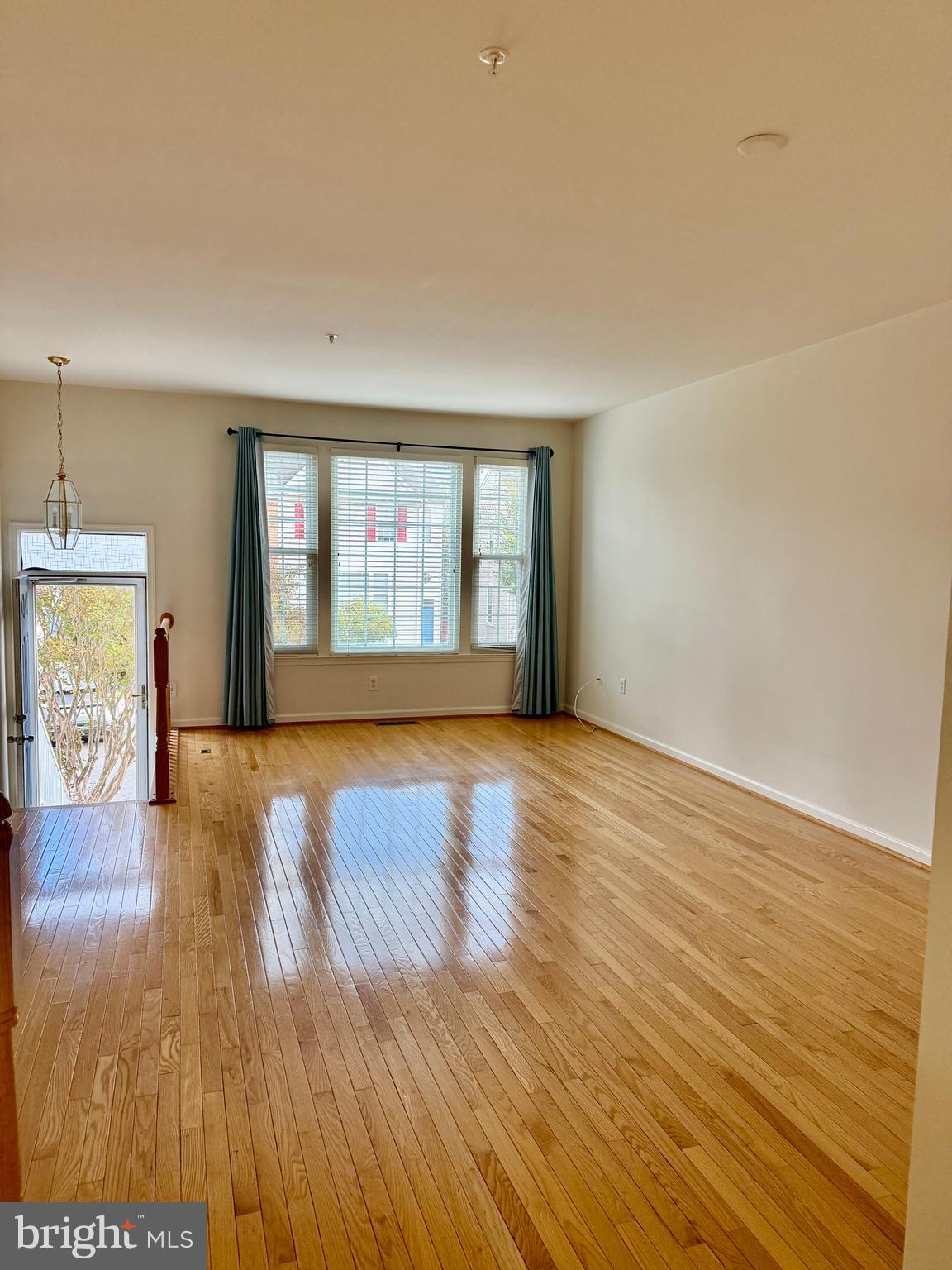 KINGSVIEW VILLAGE - Residential Lease