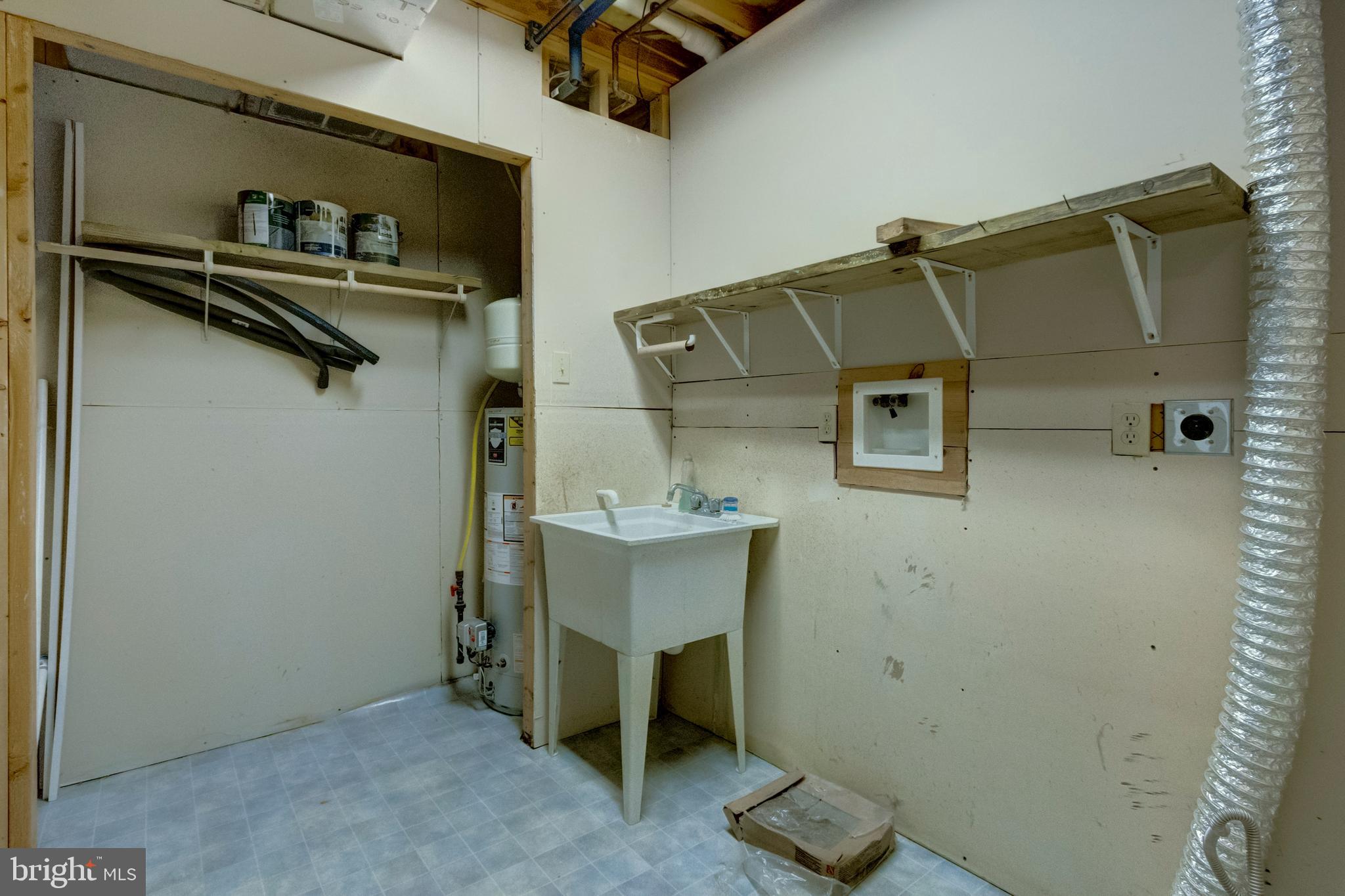 LOGANS RUN - Residential