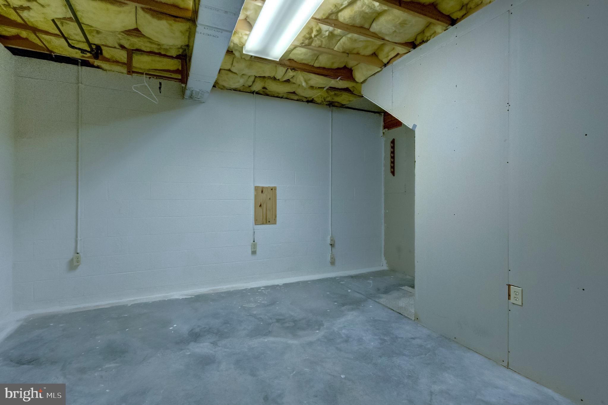 LOGANS RUN - Residential