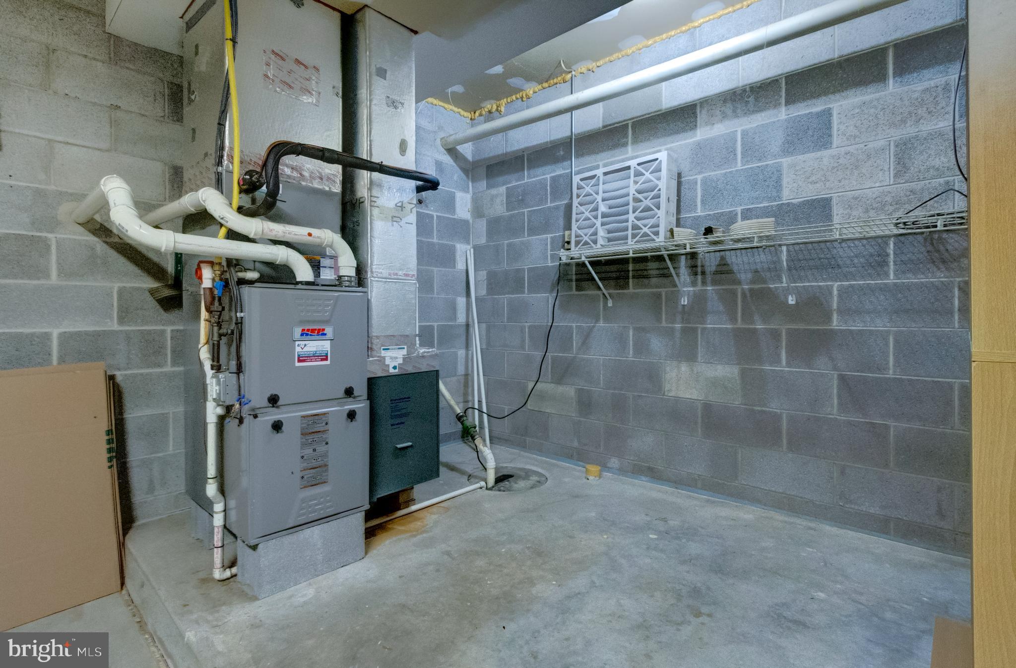 LOGANS RUN - Residential