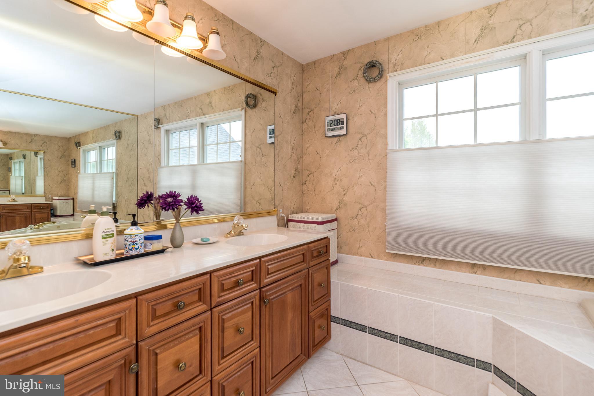 BUCKS CTY COUNTRYC - Residential