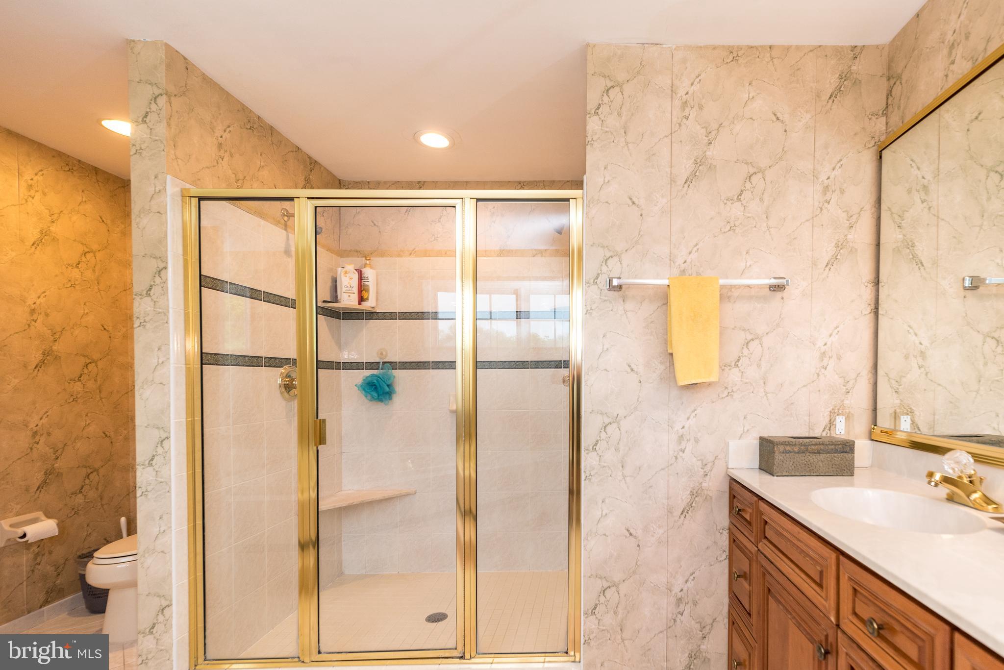 BUCKS CTY COUNTRYC - Residential