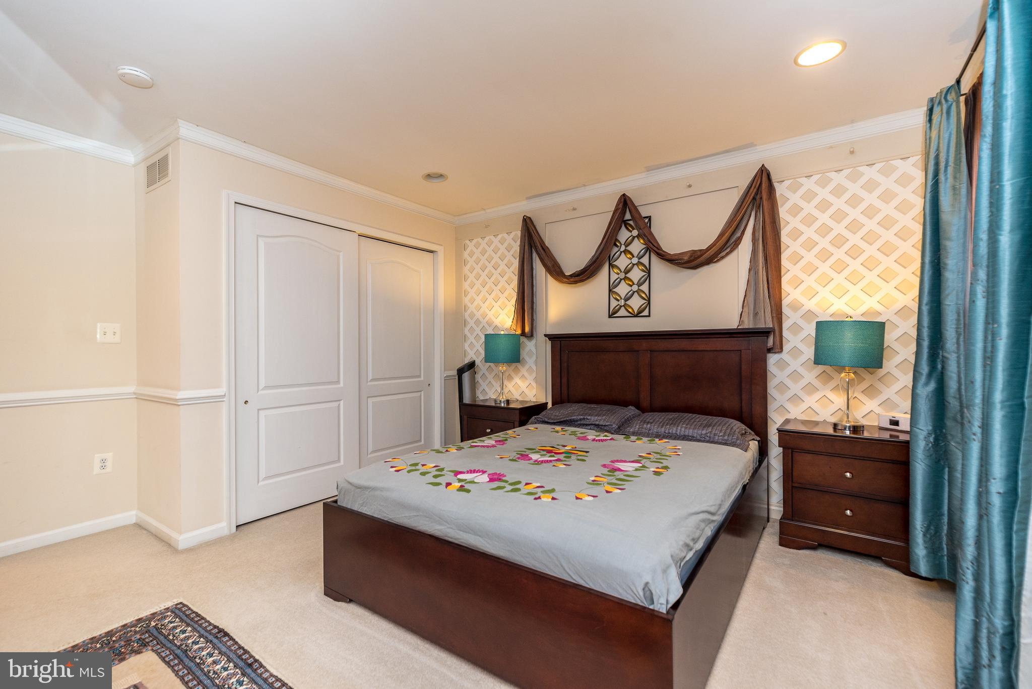 BUCKS CTY COUNTRYC - Residential