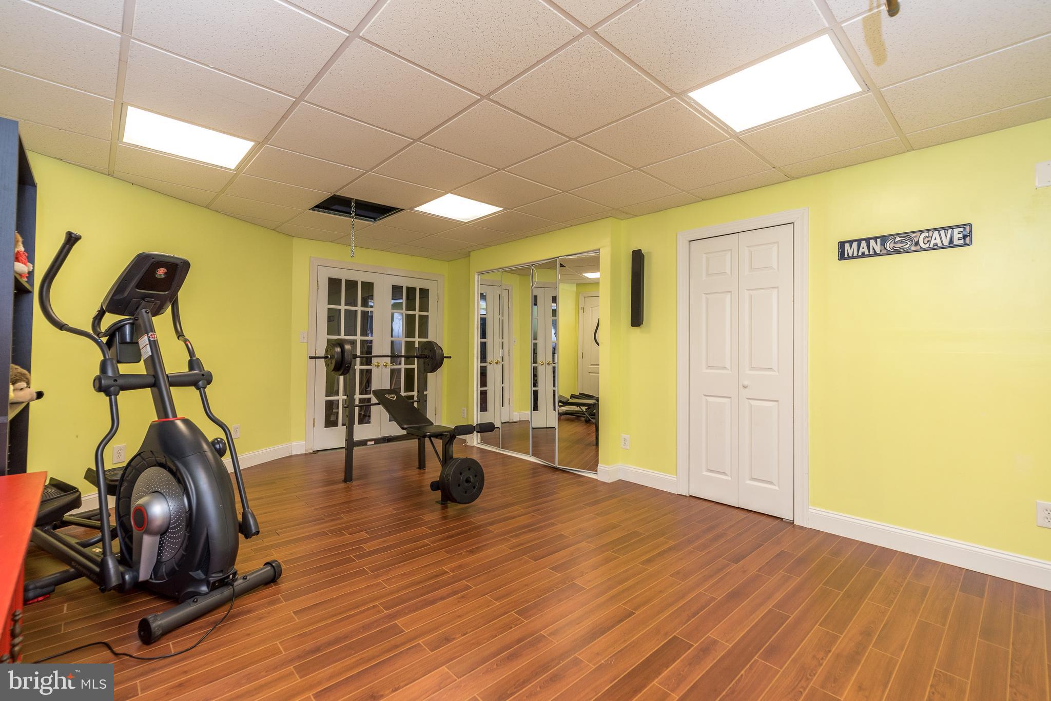 BUCKS CTY COUNTRYC - Residential