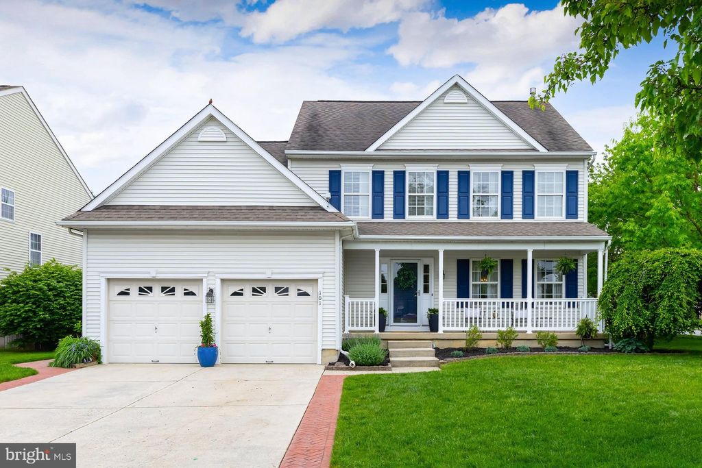 Photo of 101 Holly Drive, SWEDESBORO, NJ 08085 (MLS # NJGL2073038)