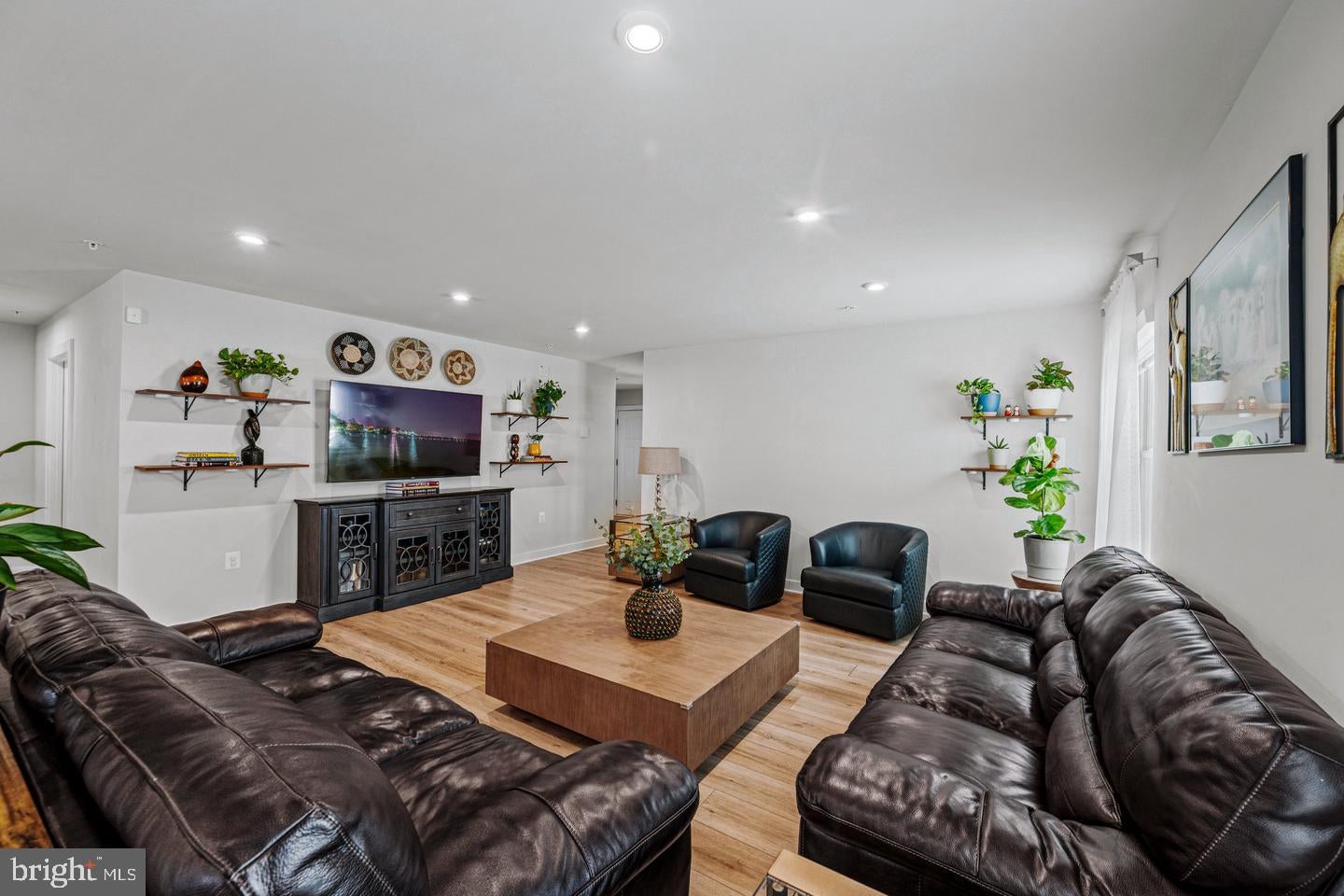 8406 MEADOW ROCK COURT