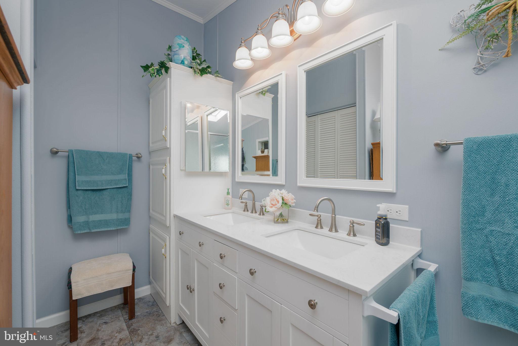 POTNETS LAKESIDE - Residential