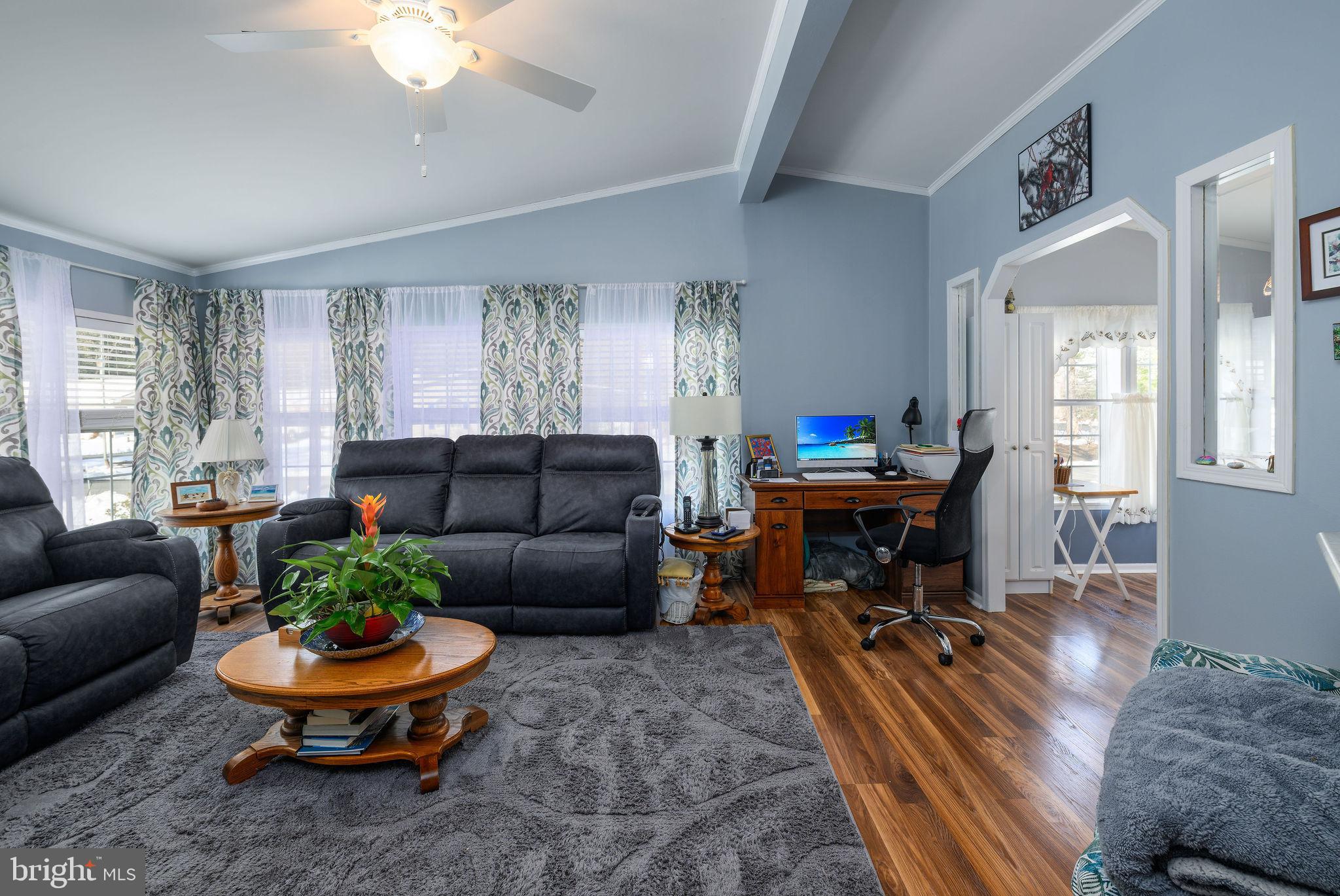 POTNETS LAKESIDE - Residential