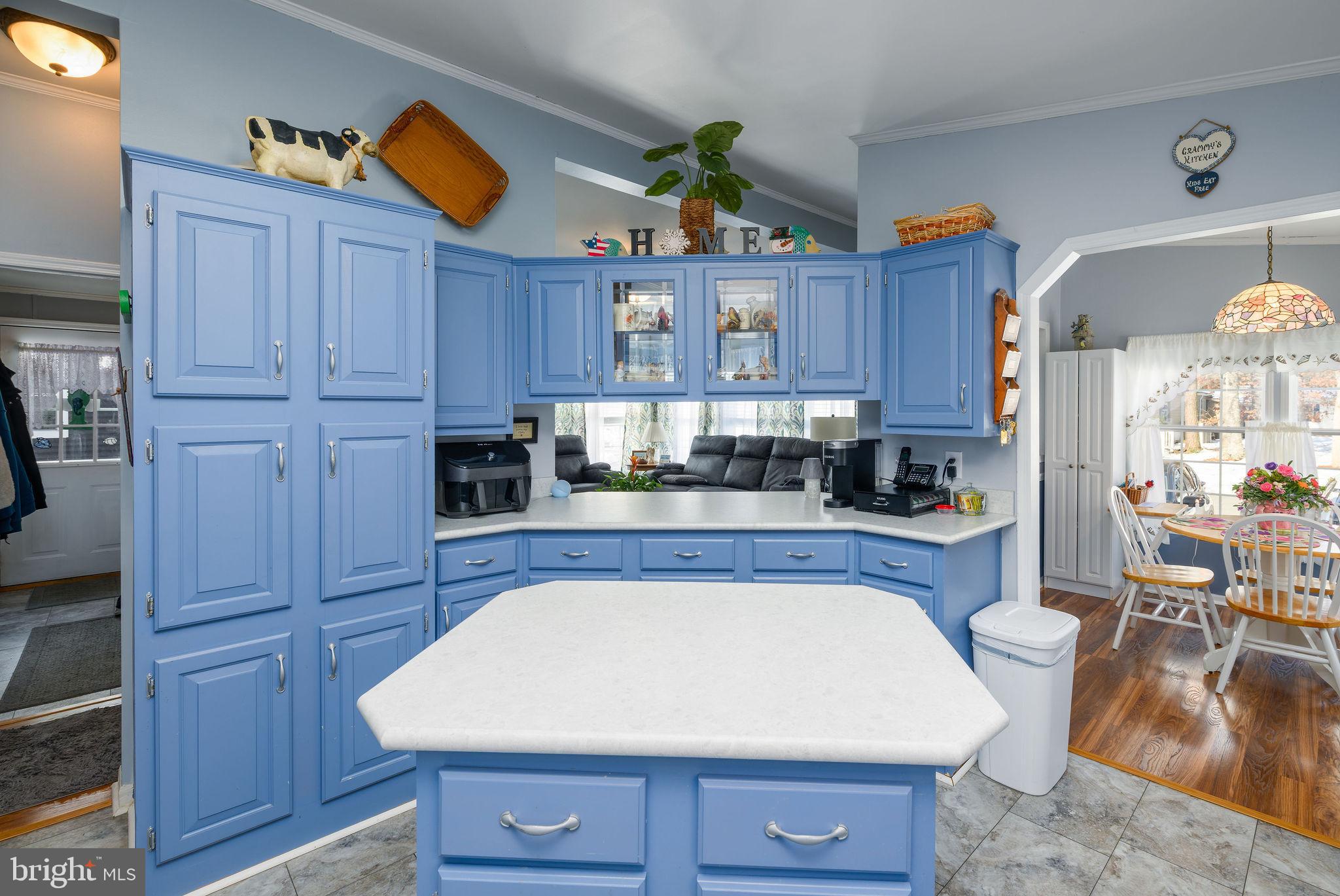 POTNETS LAKESIDE - Residential