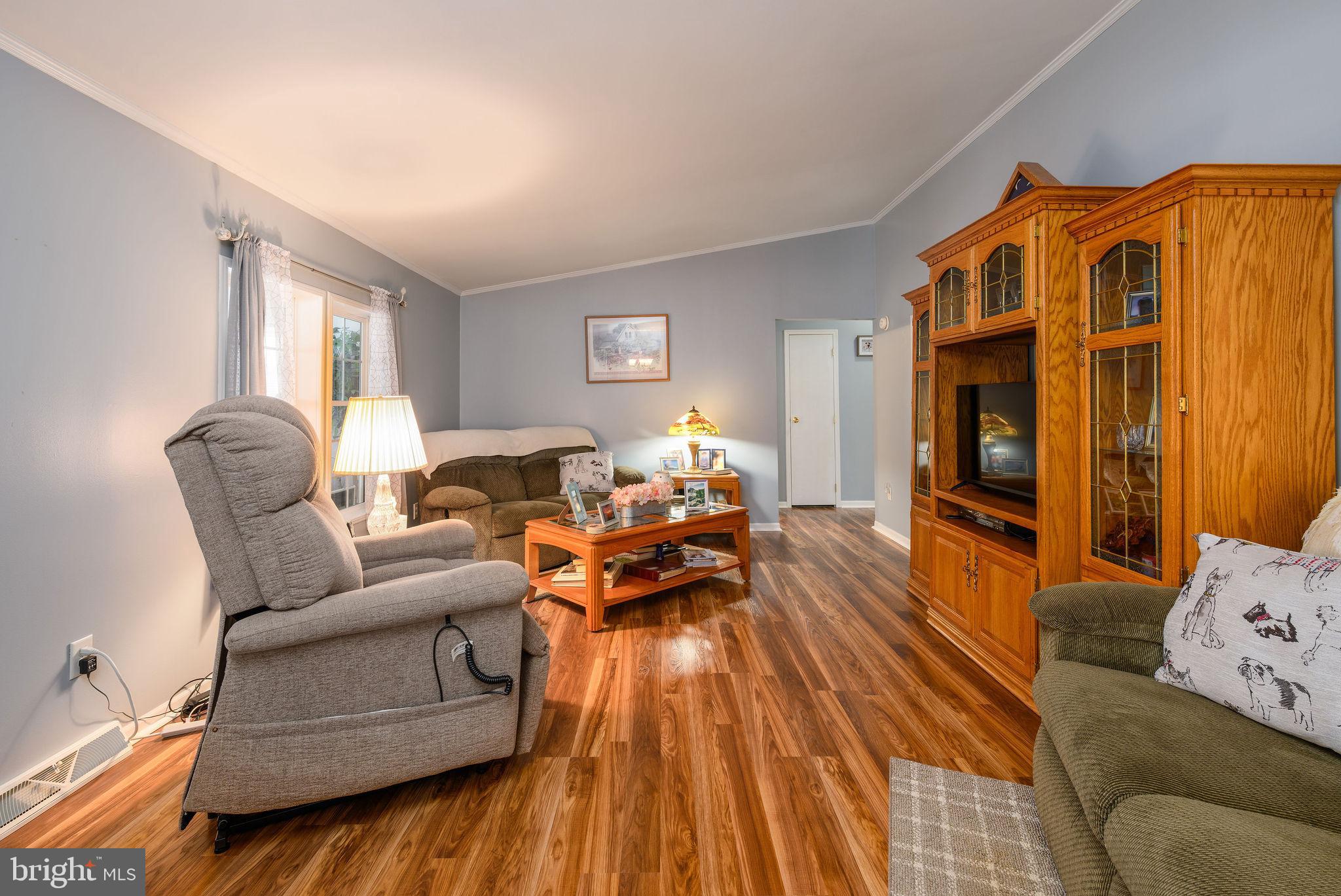 POTNETS LAKESIDE - Residential