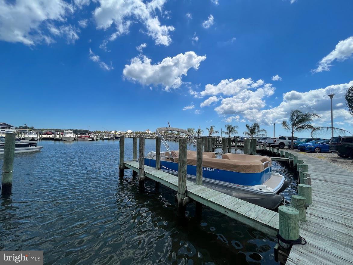 33606 LAKESHORE CIRCLE