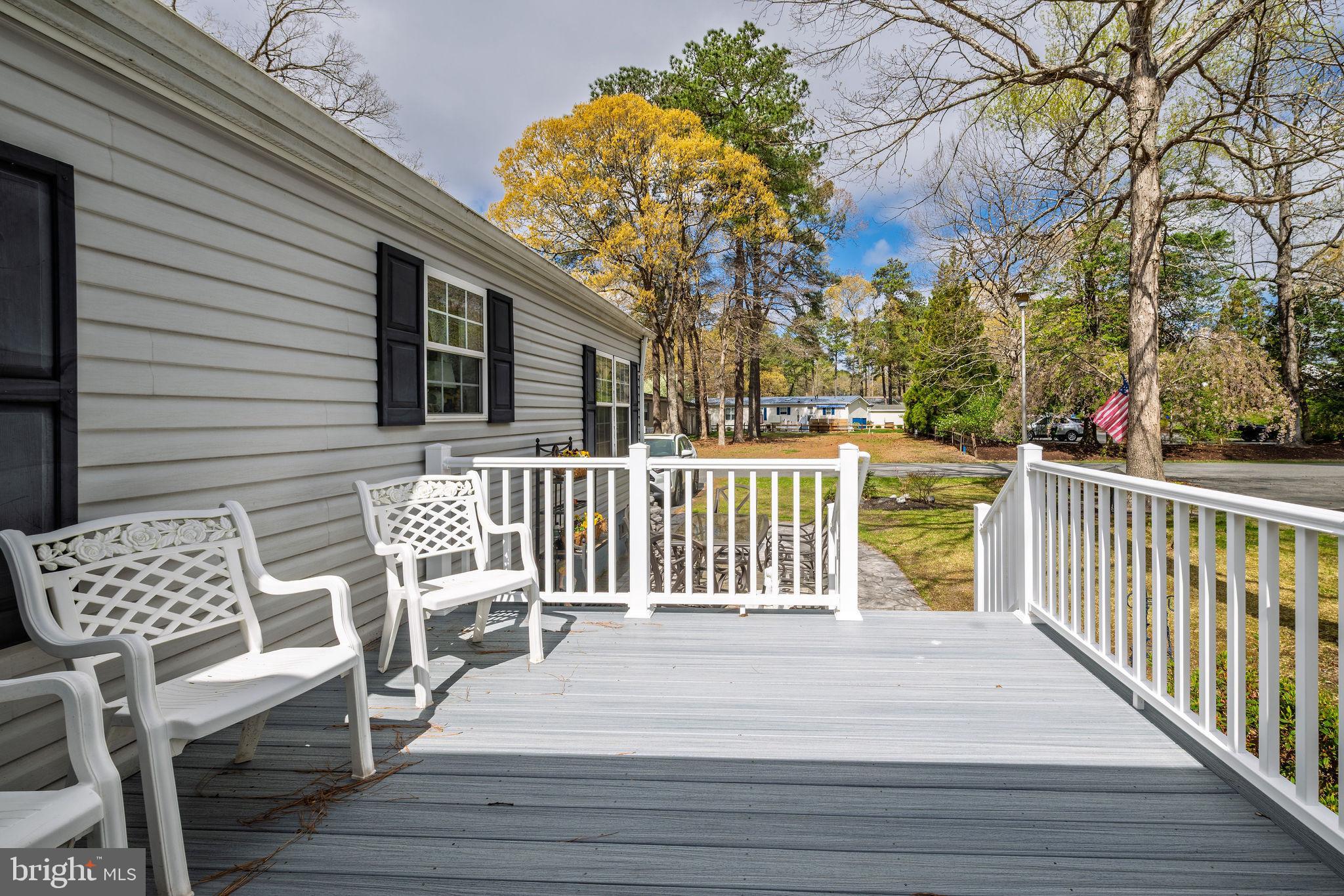 POTNETS LAKESIDE - Residential