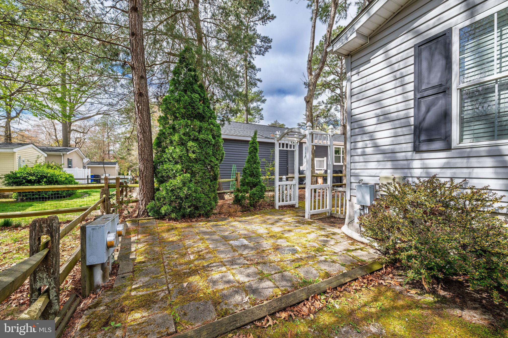 POTNETS LAKESIDE - Residential