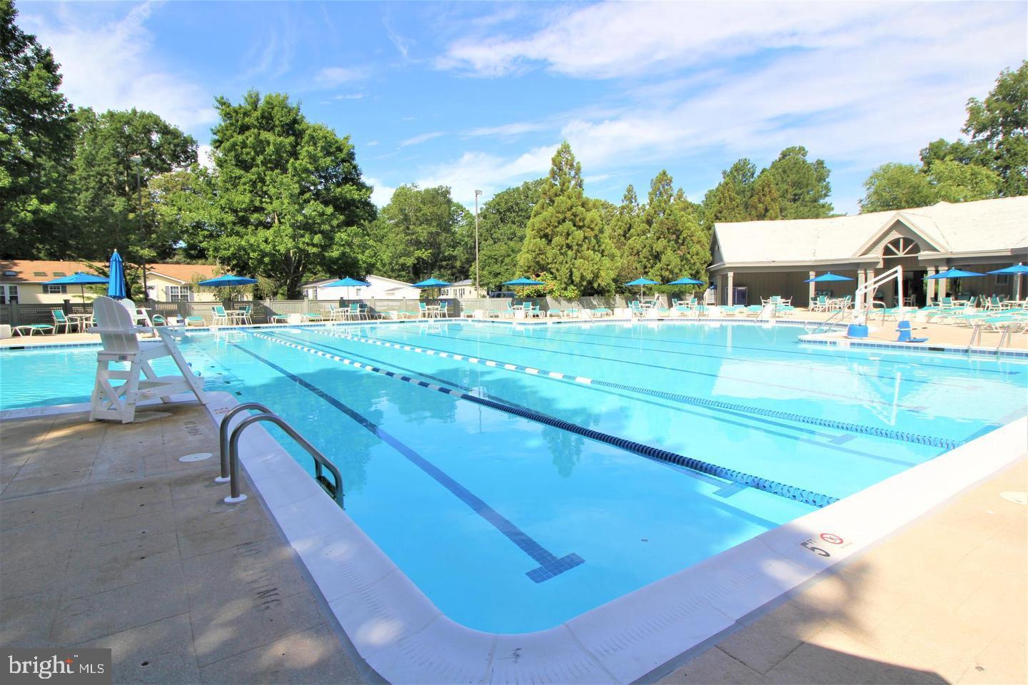 33606 LAKESHORE CIRCLE