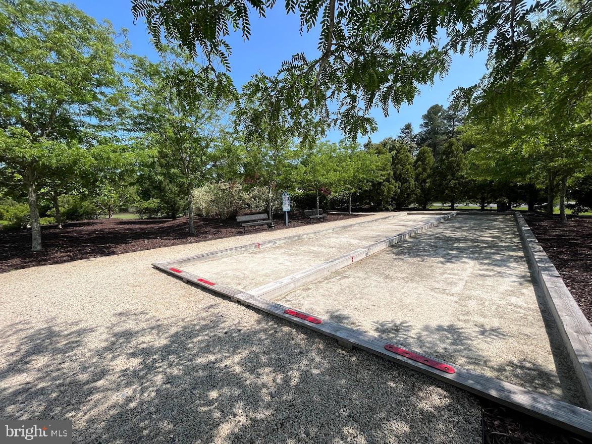 33606 LAKESHORE CIRCLE