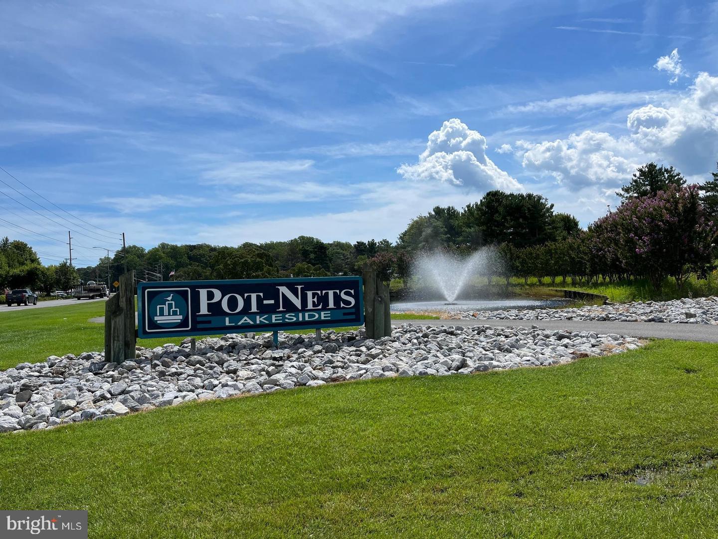 33606 LAKESHORE CIRCLE