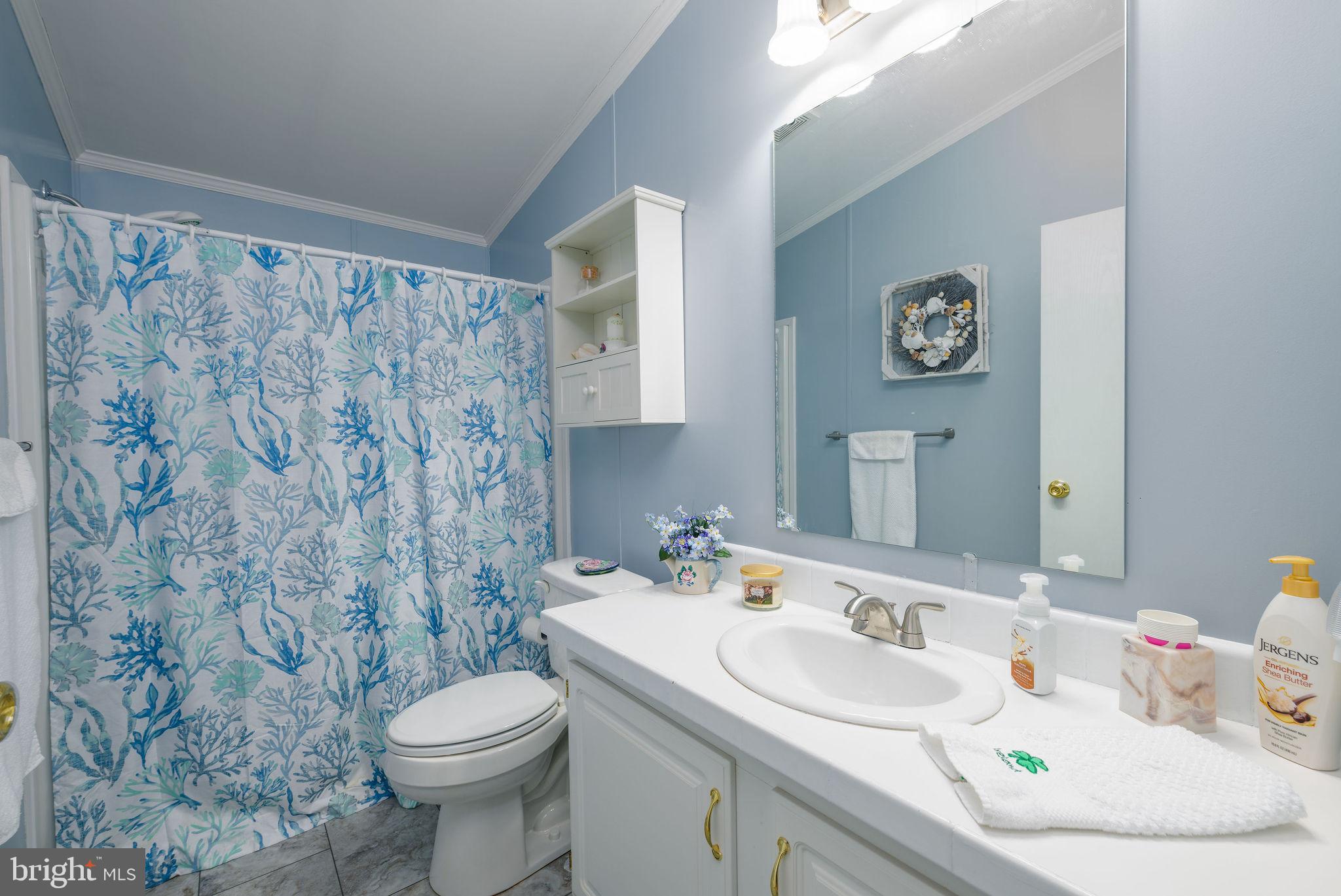 POTNETS LAKESIDE - Residential