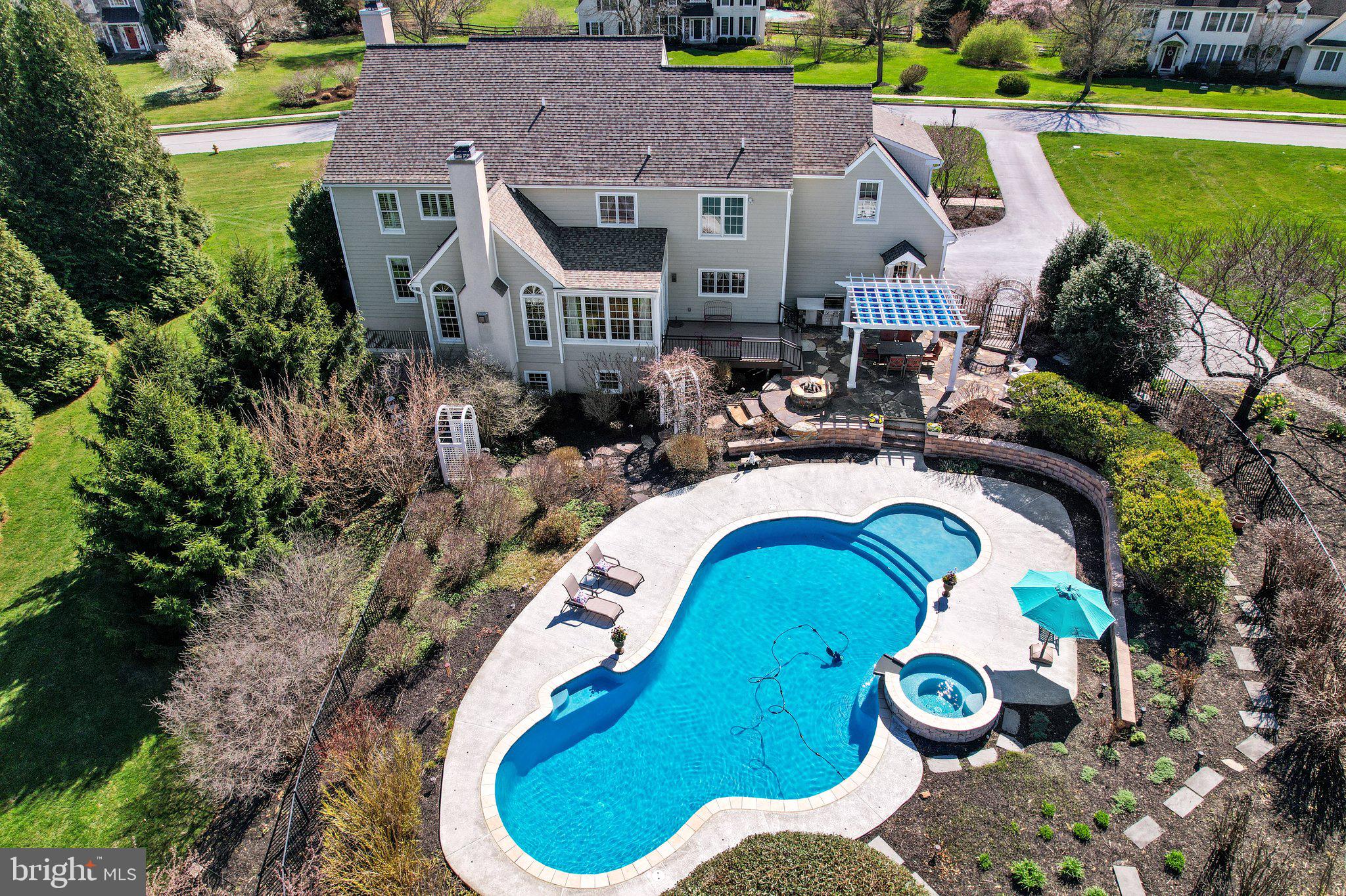9 GREENBRIAR LANE