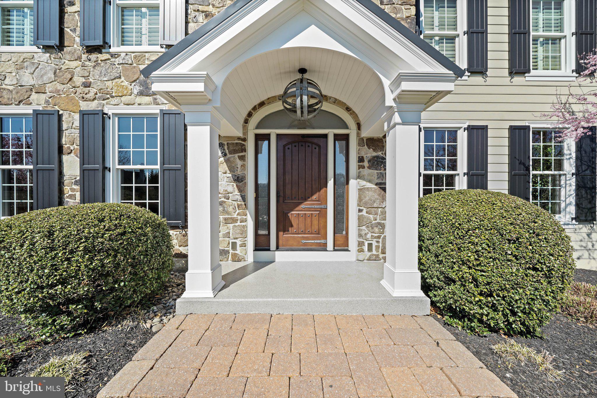 9 GREENBRIAR LANE