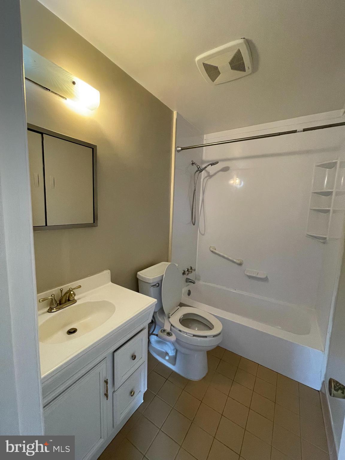 COLLEGE PARK ESTATES - Residential