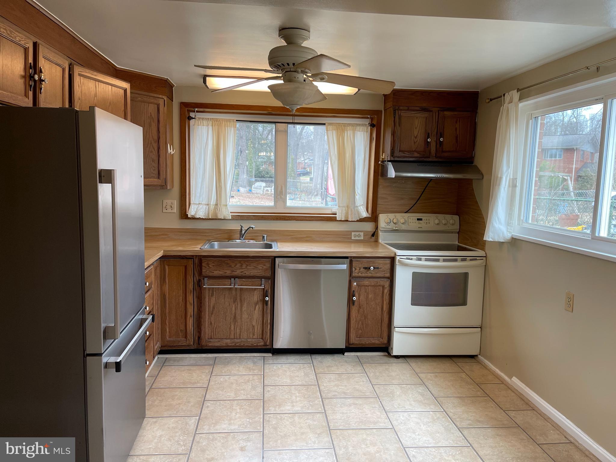 COLLEGE PARK ESTATES - Residential