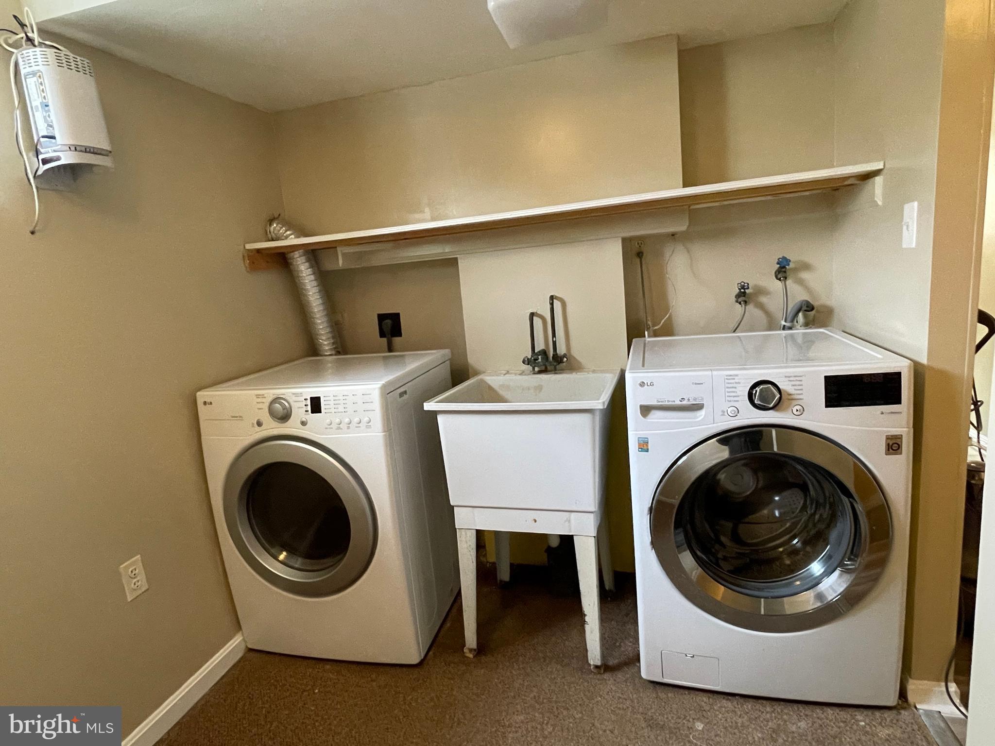 COLLEGE PARK ESTATES - Residential