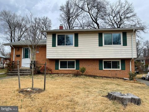 Homes For Sale - 7407 Sweetbriar Drive<br/> COLLEGE PARK, MD 20740