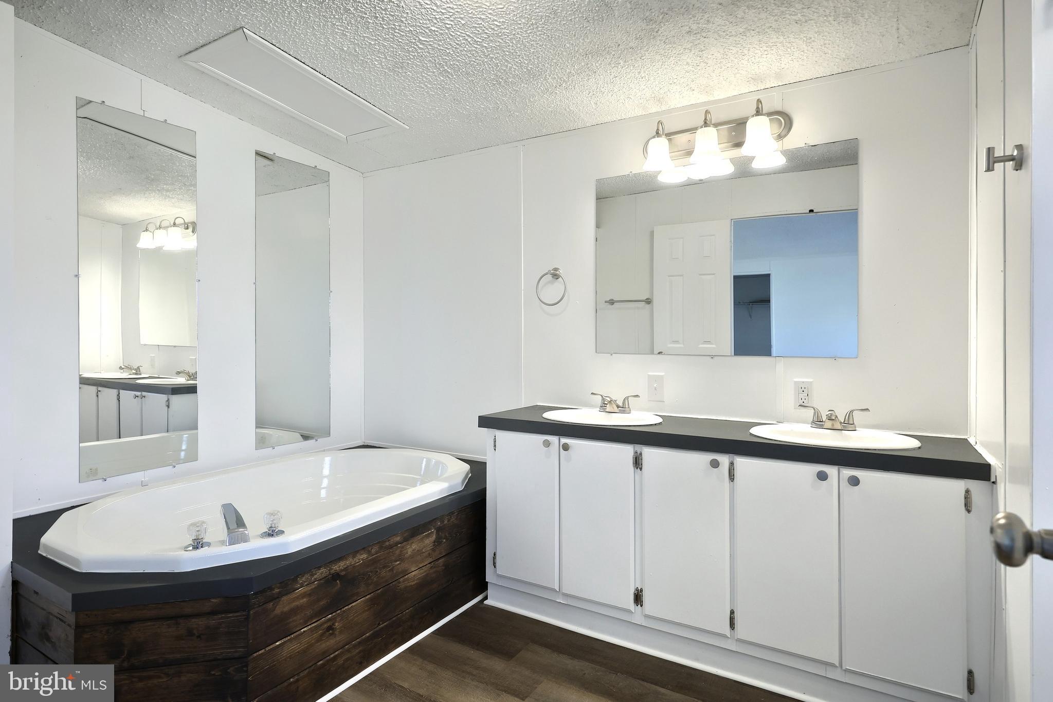 TALL OAK ESTATES - Residential