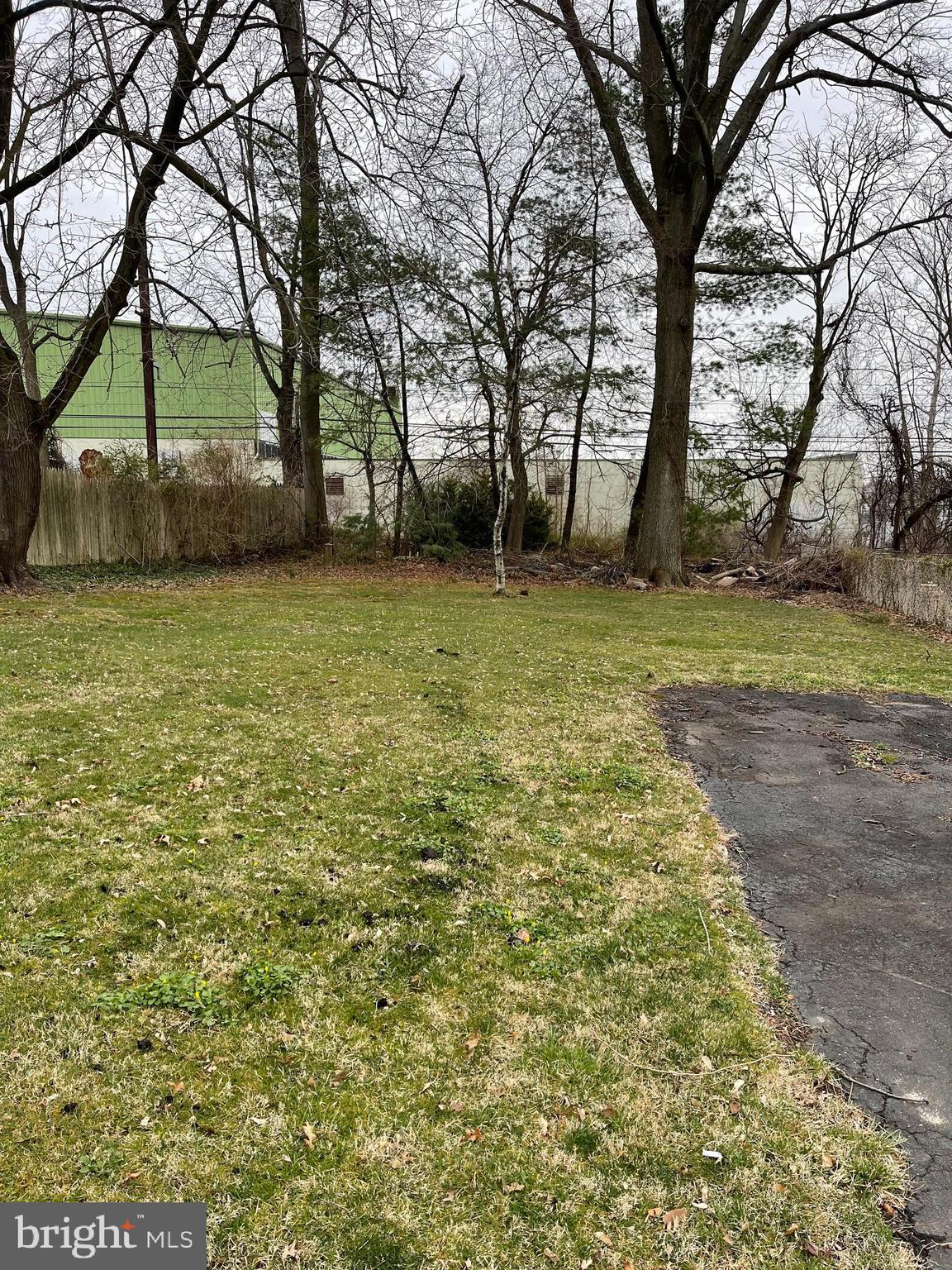 ABINGTON WOODS - Residential Lease